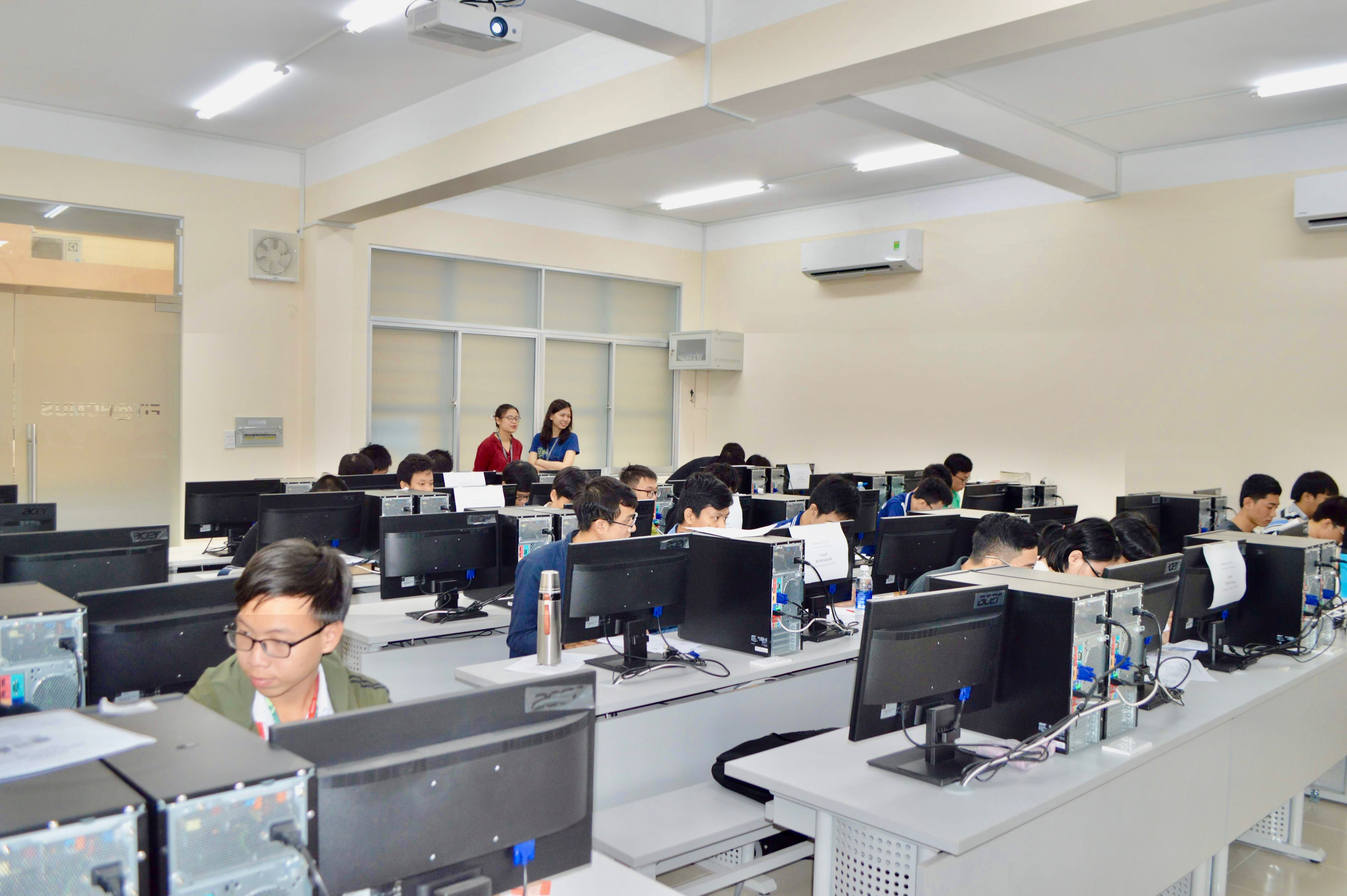 Kỳ thi ICPC tài xỉu online
, ĐHQG-HCM 2019