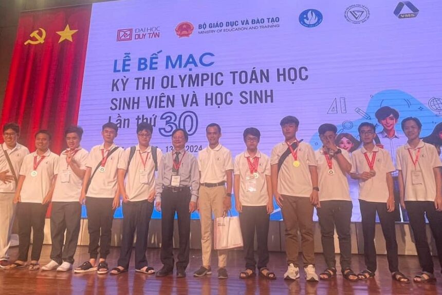 ĐỘI TUYỂN TRƯỜNG ĐẠT THÀNH TÍCH TẠI OLYMPIC TOÁN HỌC SINH VIÊN TOÀN QUỐC